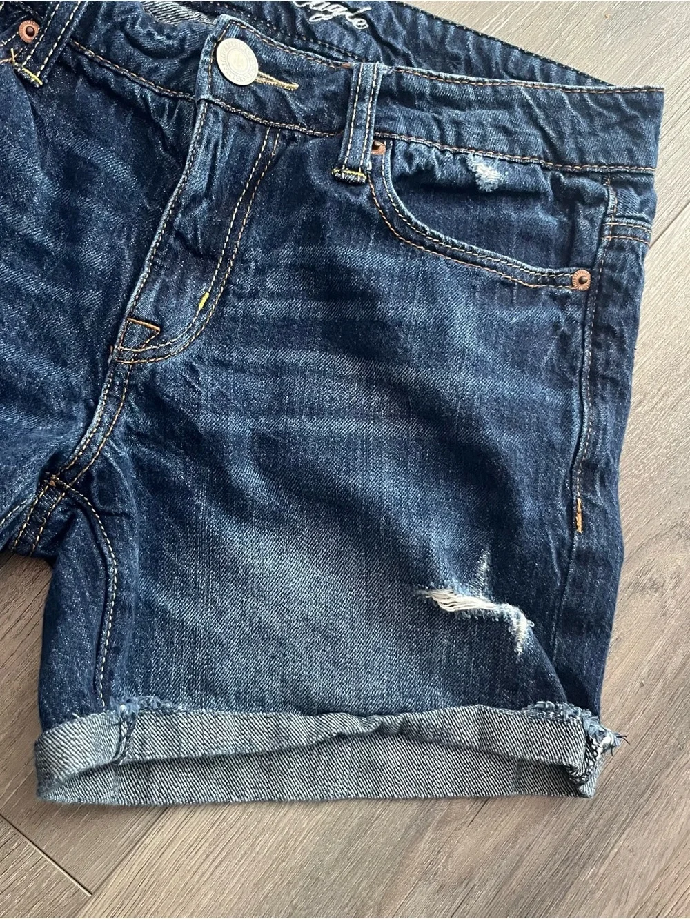 American Eagle Distressed Rolled Cuff Denim Shorts Size 4